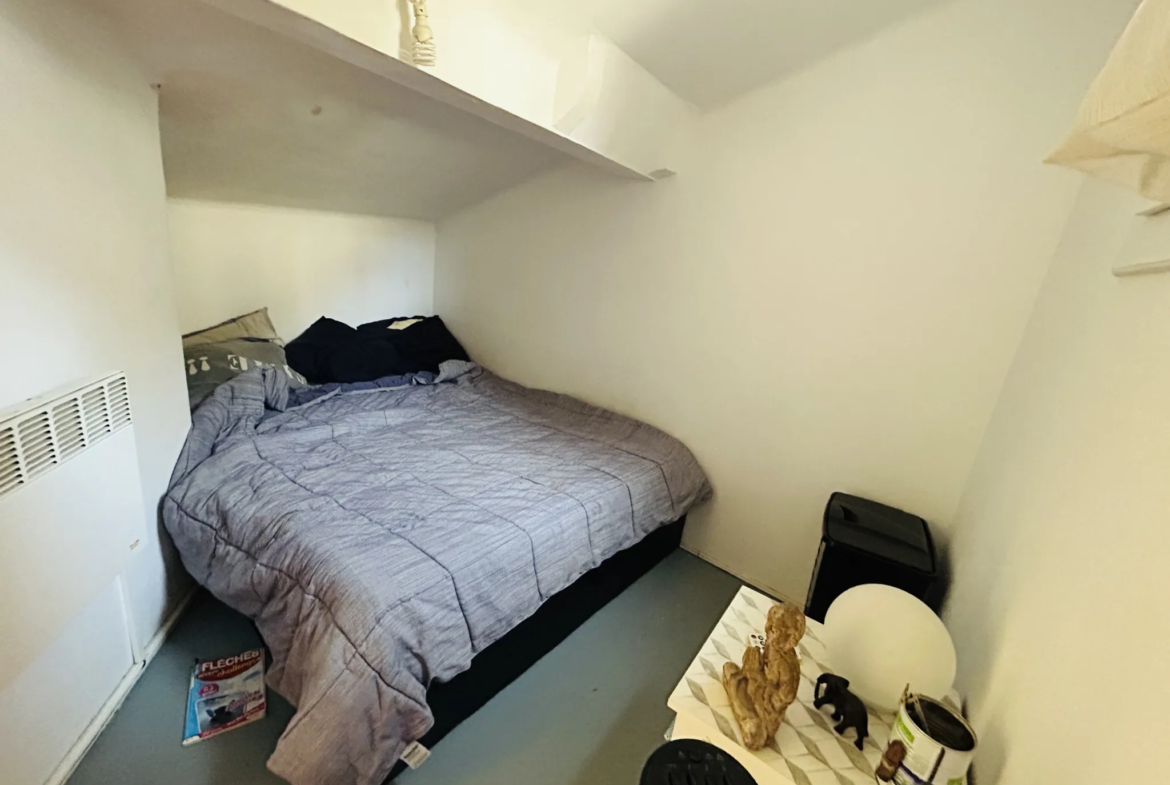 À vendre : Charmant F2 duplex au Jeu de Paume à Montpellier 