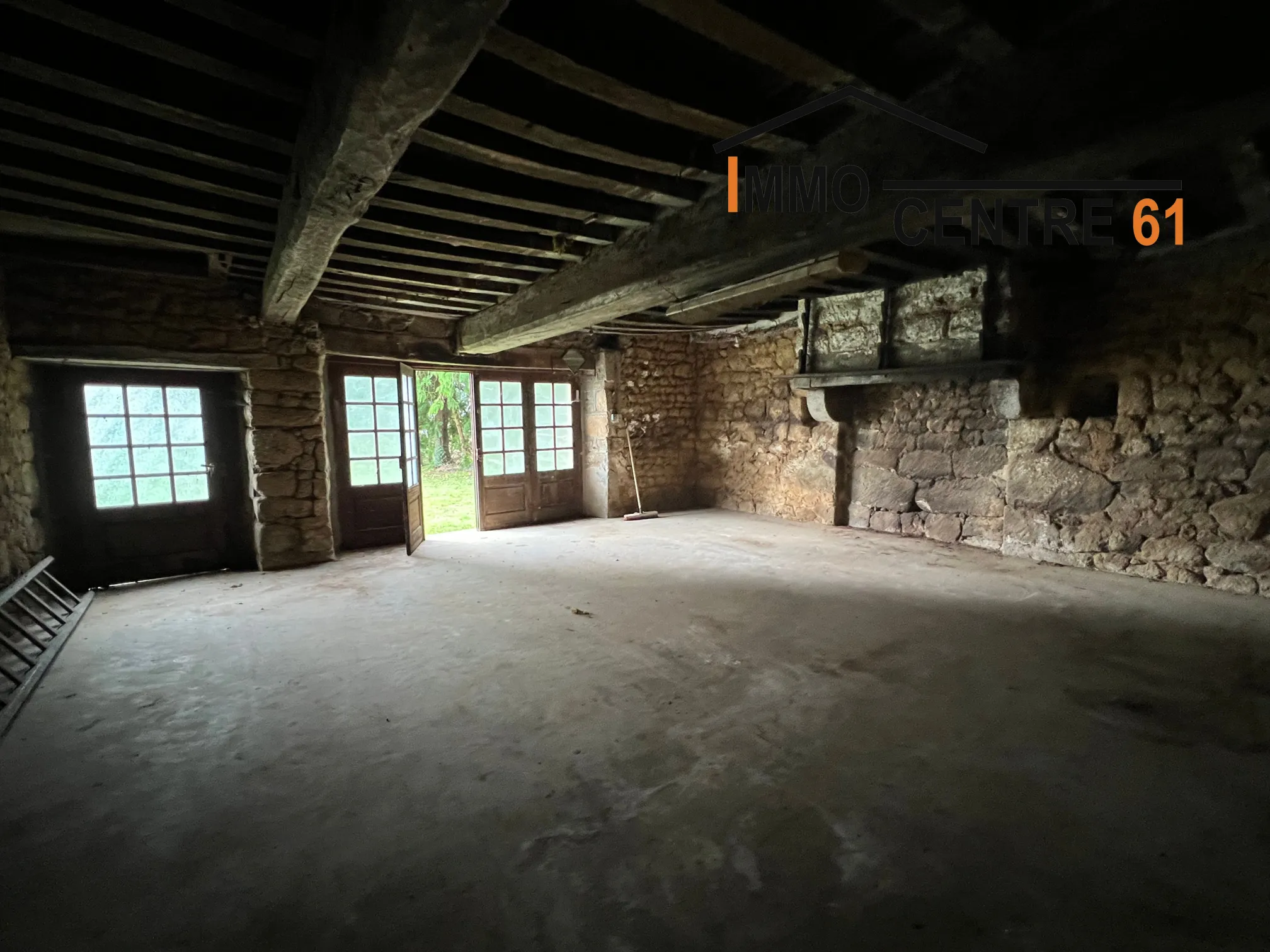 Maison d'habitation à La Ferté Macé avec dépendances 