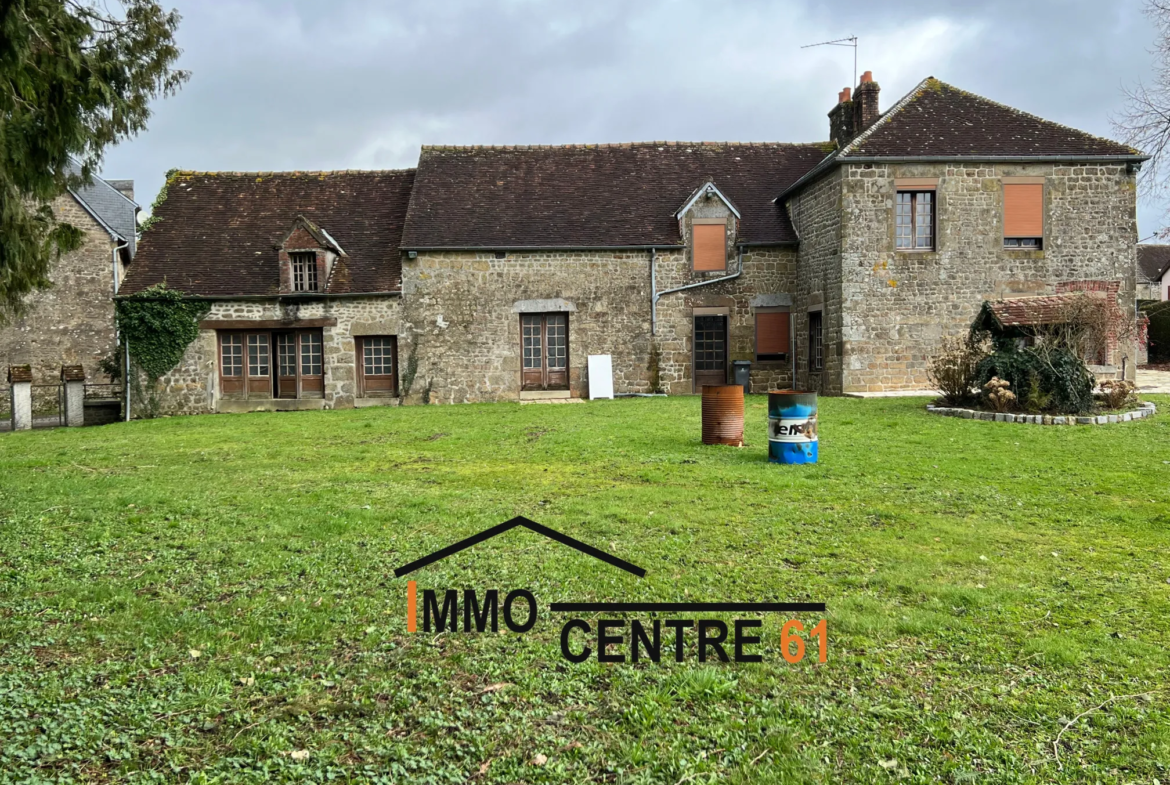 Maison d'habitation à La Ferté Macé avec dépendances 