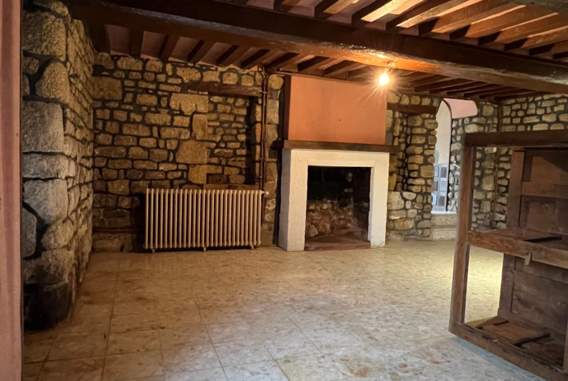 Maison d'habitation à La Ferté Macé avec dépendances 