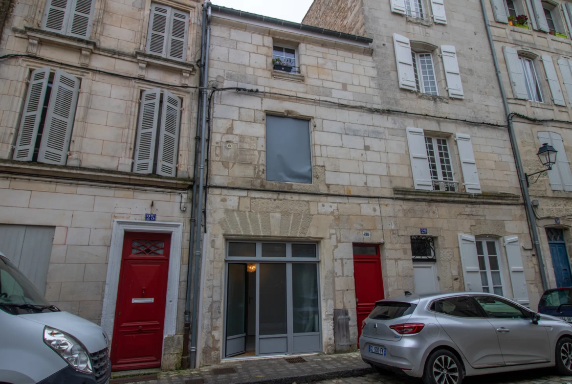 Appartement de 70 m² avec cour privative à Saintes 