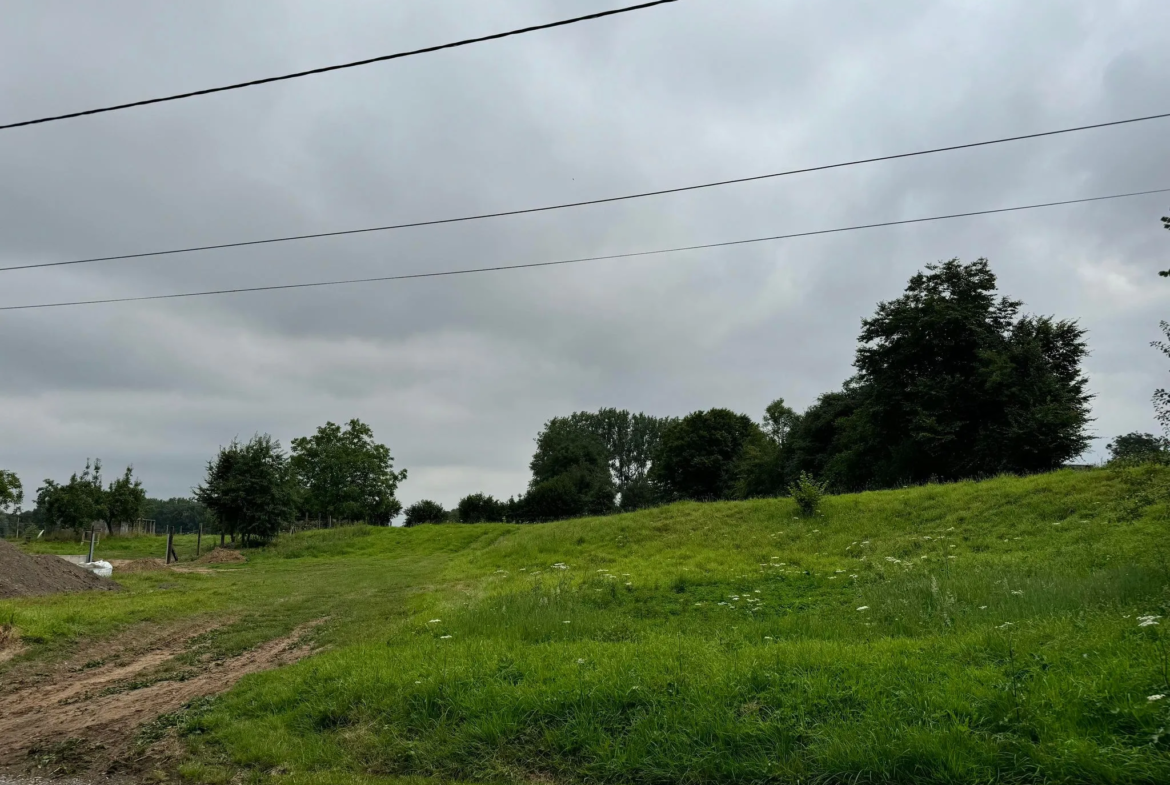 Terrain à bâtir à Gueschart, près de Crécy en Ponthieu 