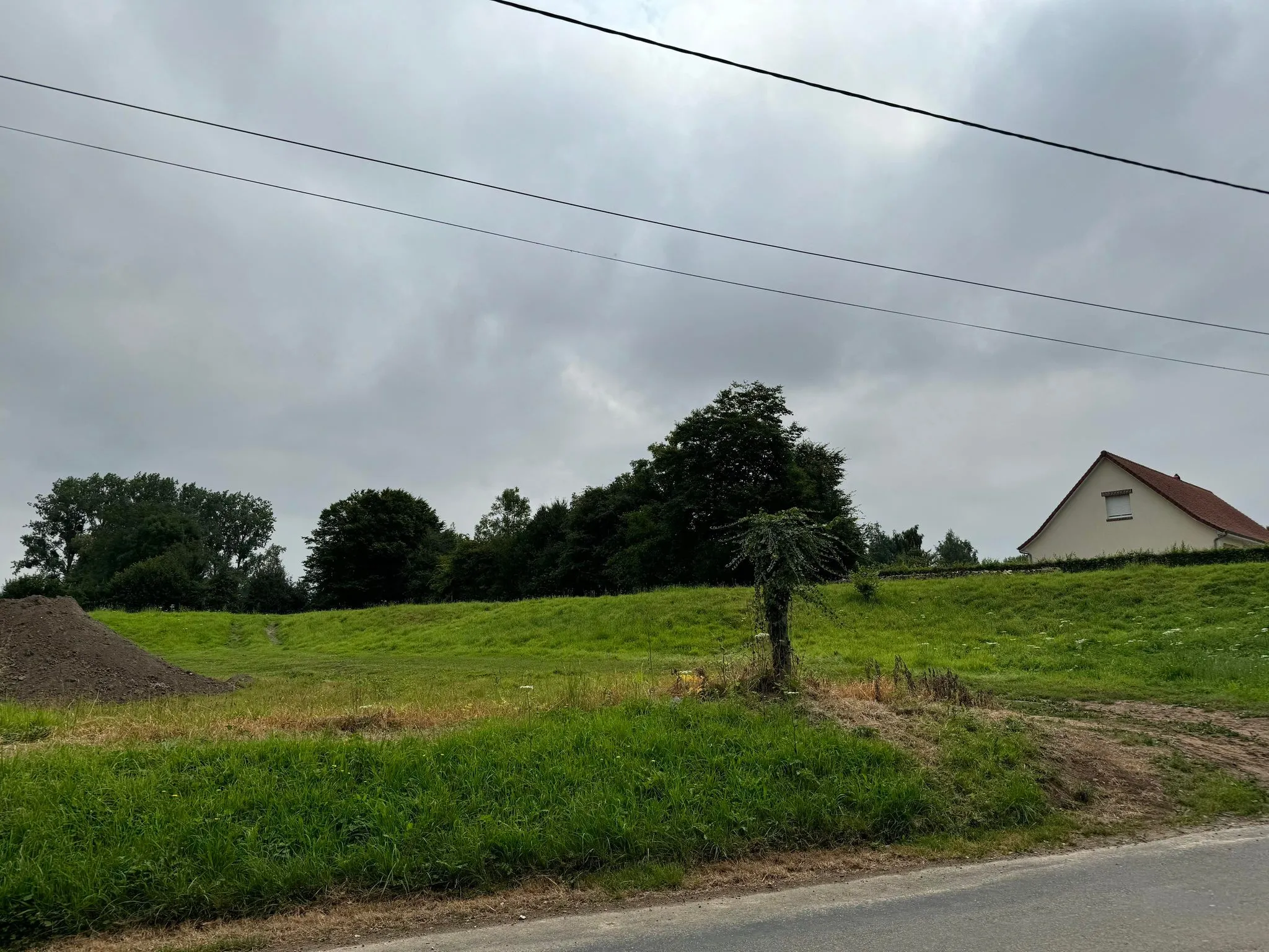 Terrain à bâtir à Gueschart, près de Crécy en Ponthieu 