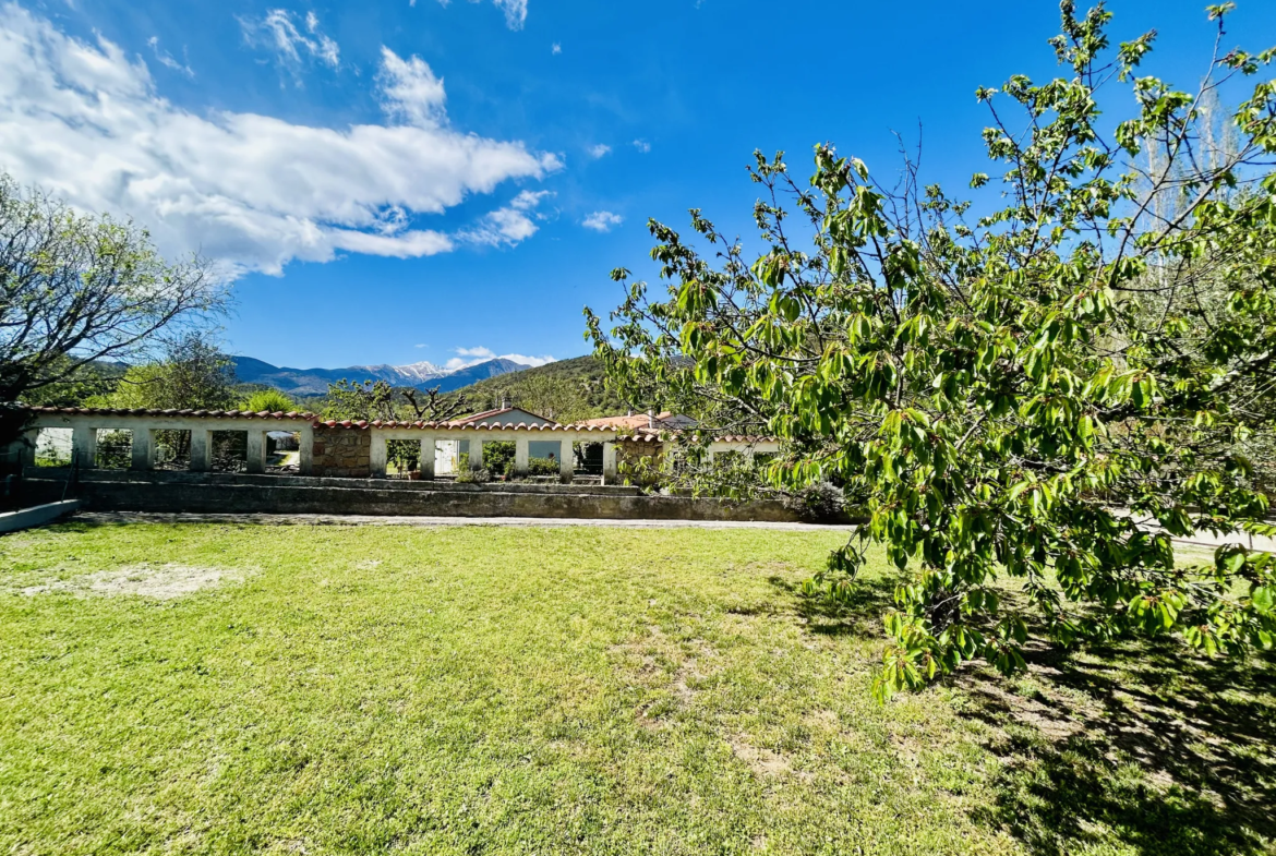 Maison familiale F5 à vendre à Arles sur Tech avec vues sur les montagnes 