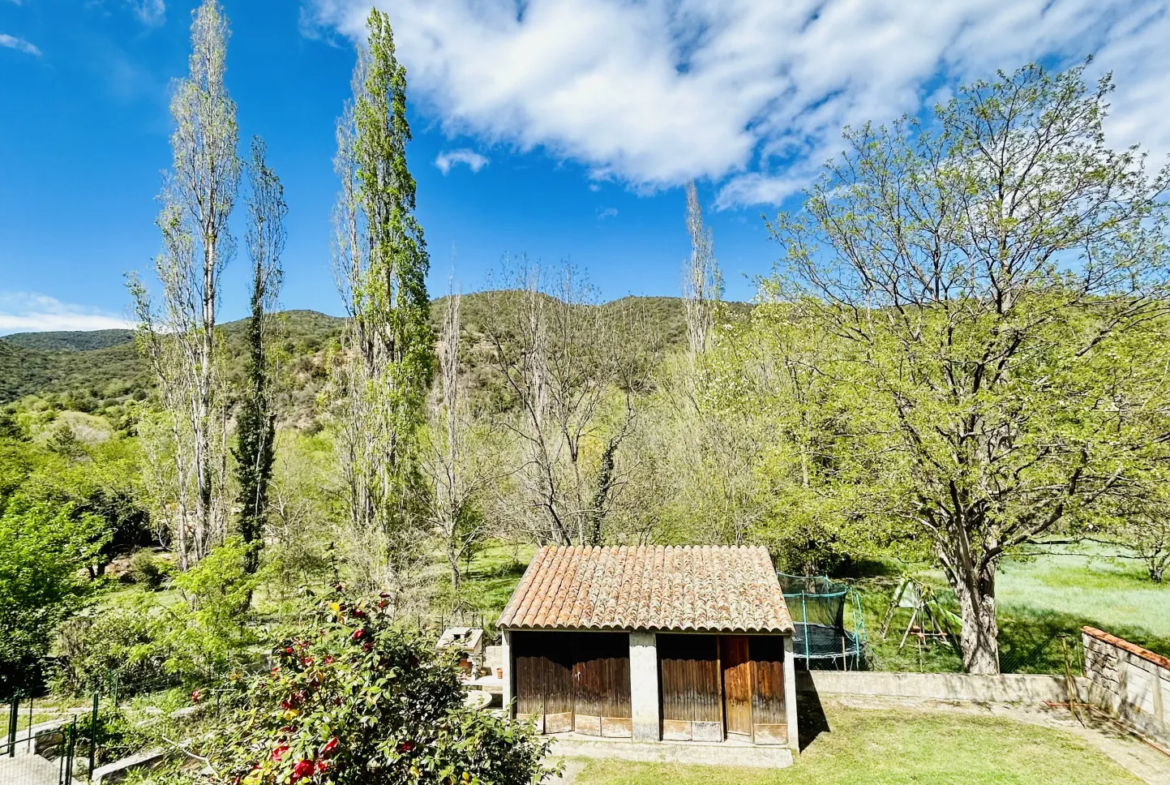 Maison familiale F5 à vendre à Arles sur Tech avec vues sur les montagnes 