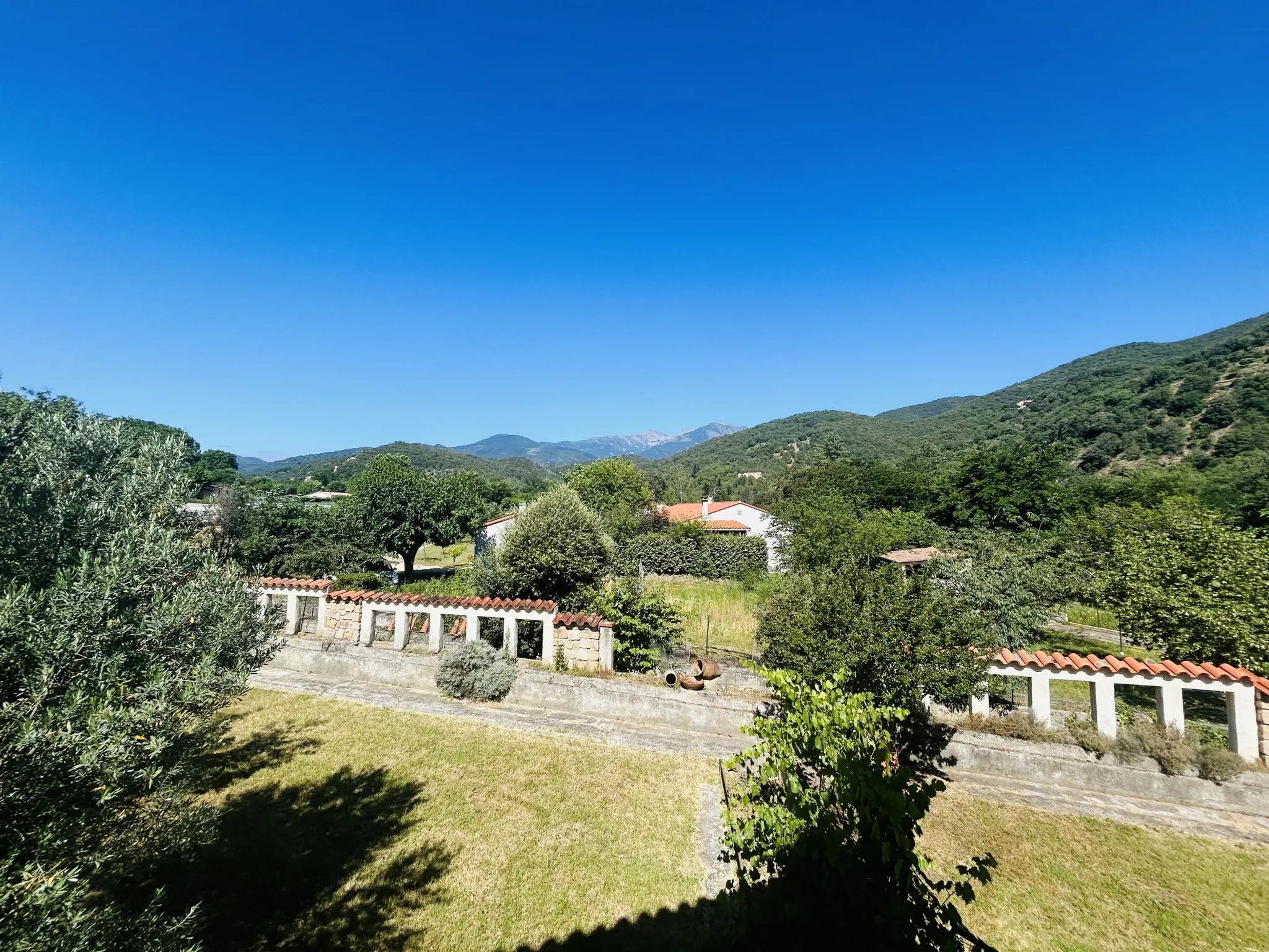 Maison familiale F5 à vendre à Arles sur Tech avec vues sur les montagnes 