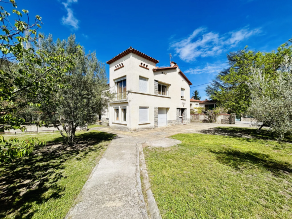 Maison familiale F5 à vendre à Arles sur Tech avec vues sur les montagnes