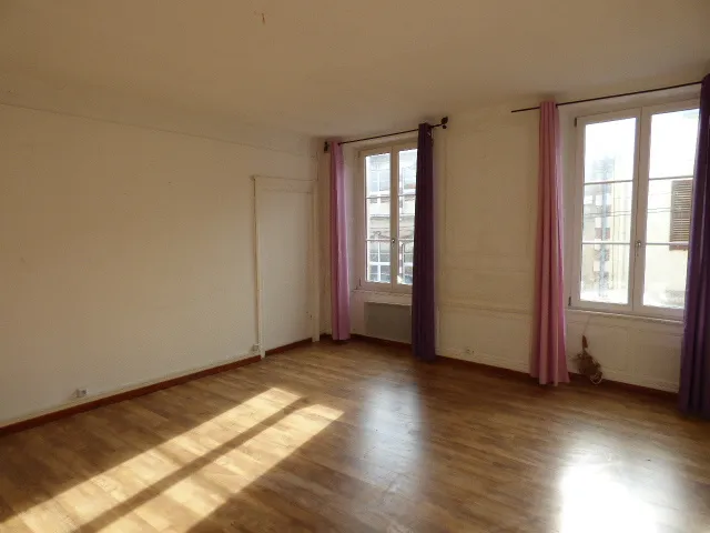 À vendre : Immeuble de 540 m² à Vaucouleurs avec potentiel locatif 