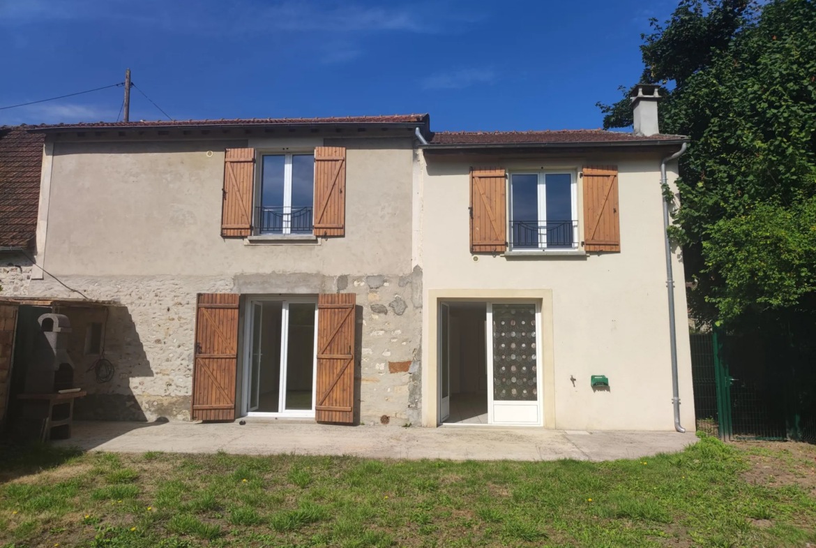 Maison rénovée 3 chambres à vendre à Dourdan, 5 minutes du centre 