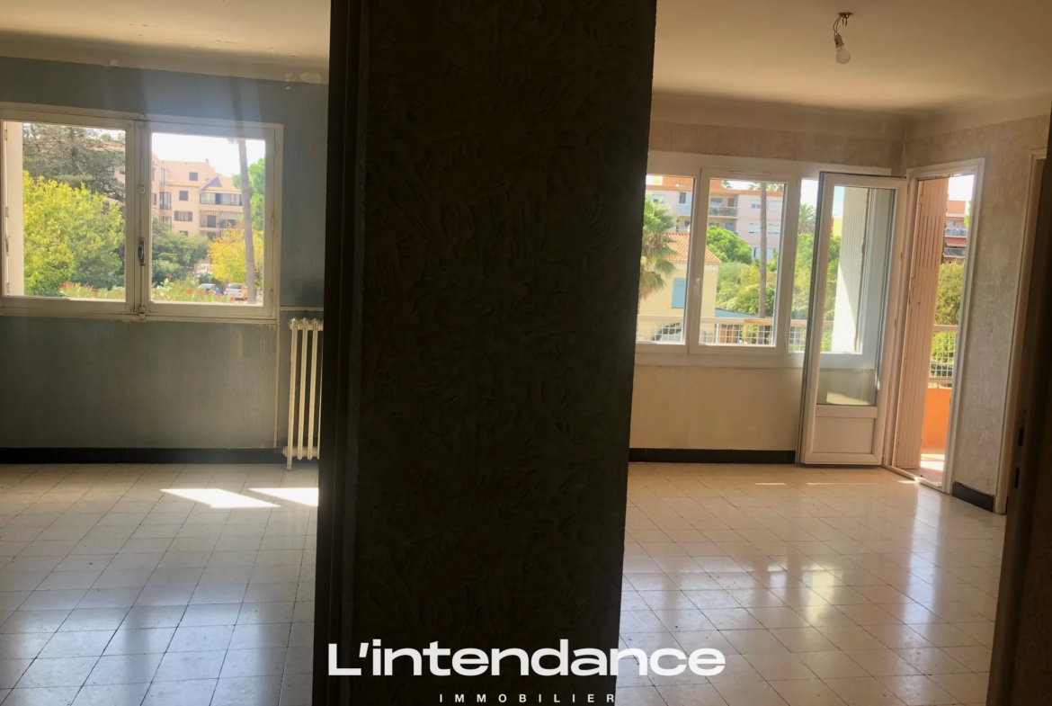 Vente Appartement 4 pièces à Hyères - Près du Centre-Ville 