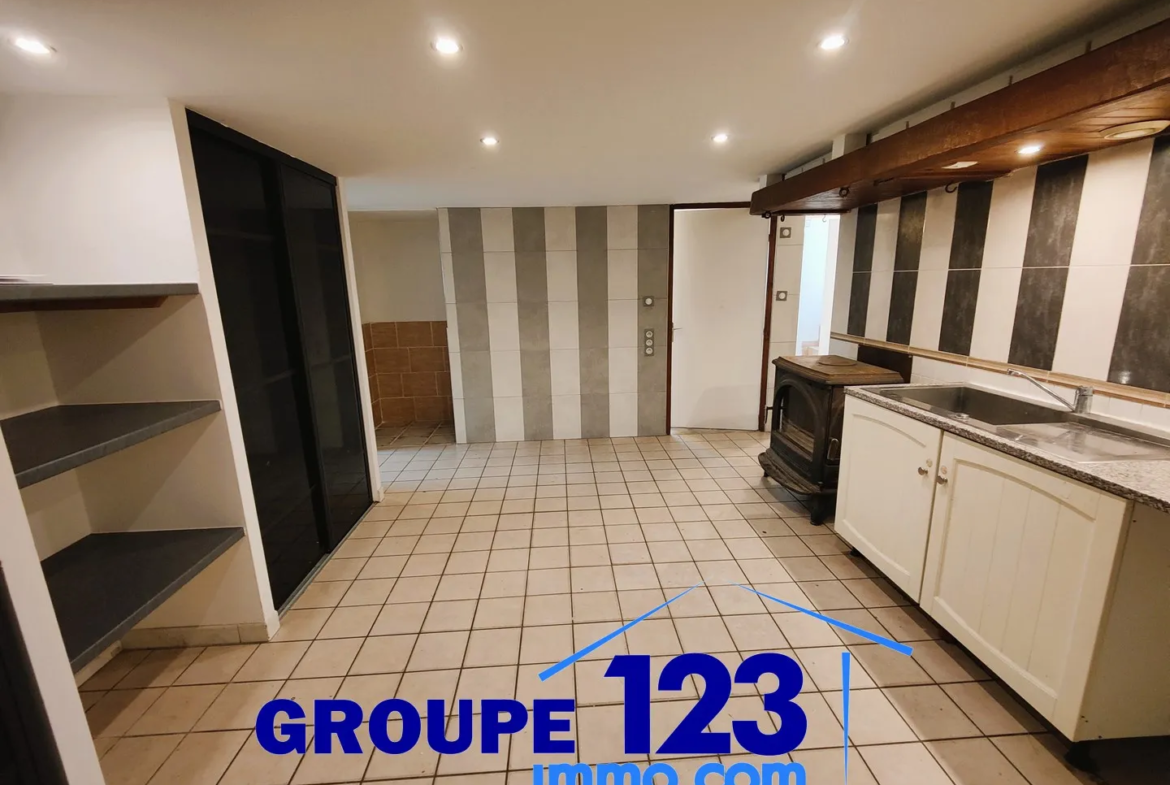 Pavillon de 118 m² à Migennes - 3 chambres et potentiel d'aménagement 