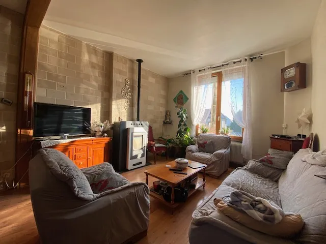 Maison à vendre à Maubeuge – 4 chambres, agréable espace extérieur 