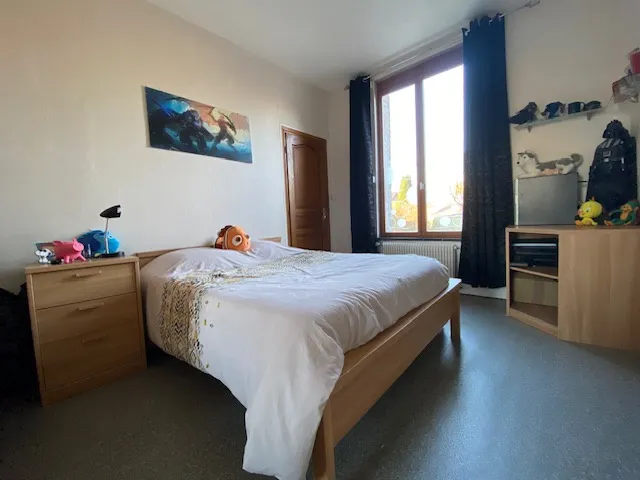 Maison à vendre à Maubeuge – 4 chambres, agréable espace extérieur 