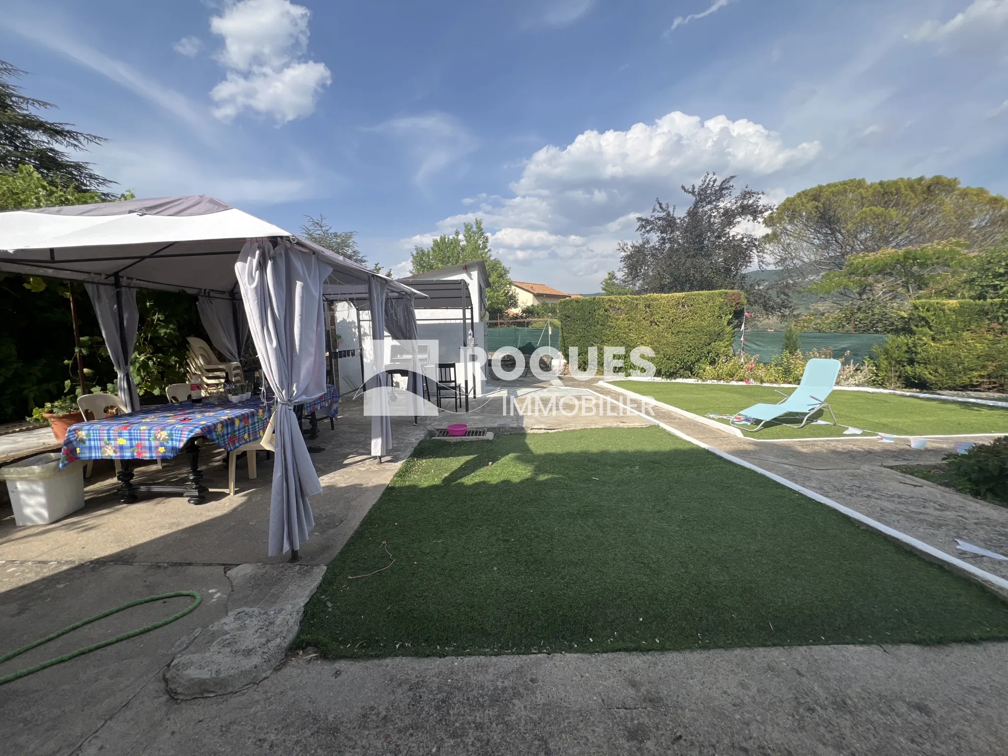 Maison indépendante de type 7 à Millau avec jardin et garage 