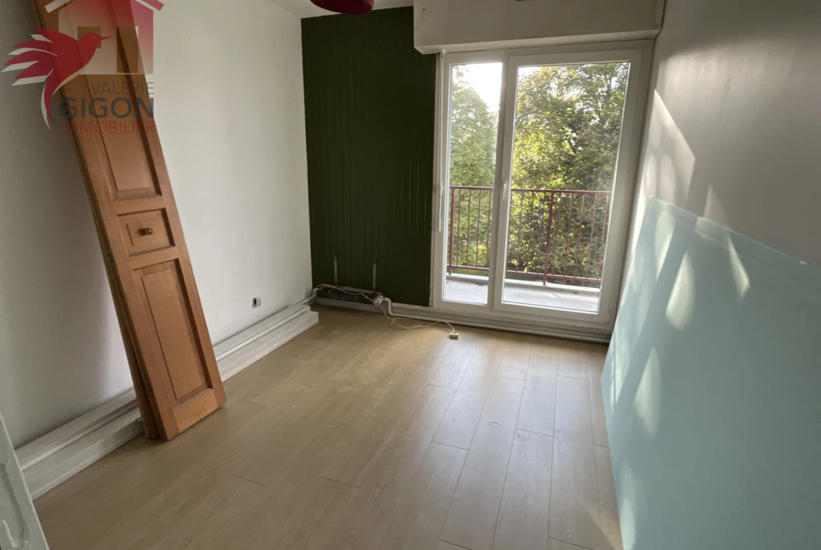 Superbe appartement F4/5 à Grand-Charmont, rénové avec balcon 