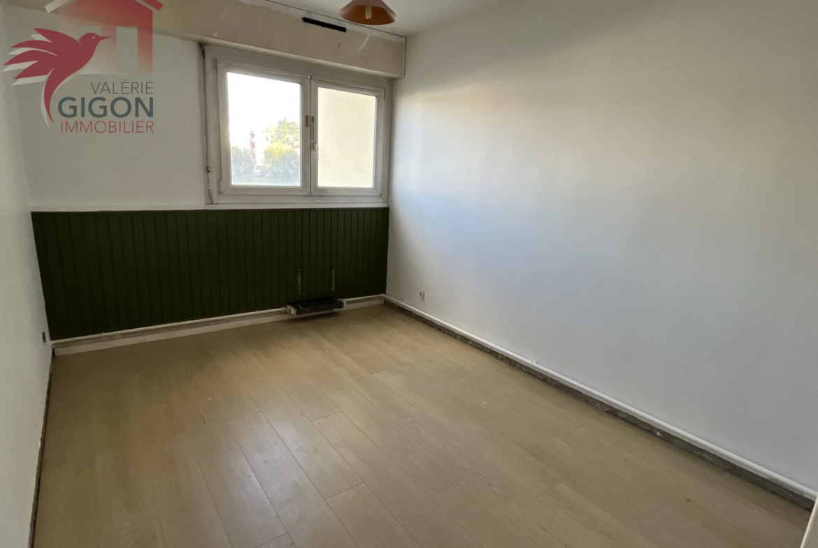 Superbe appartement F4/5 à Grand-Charmont, rénové avec balcon 