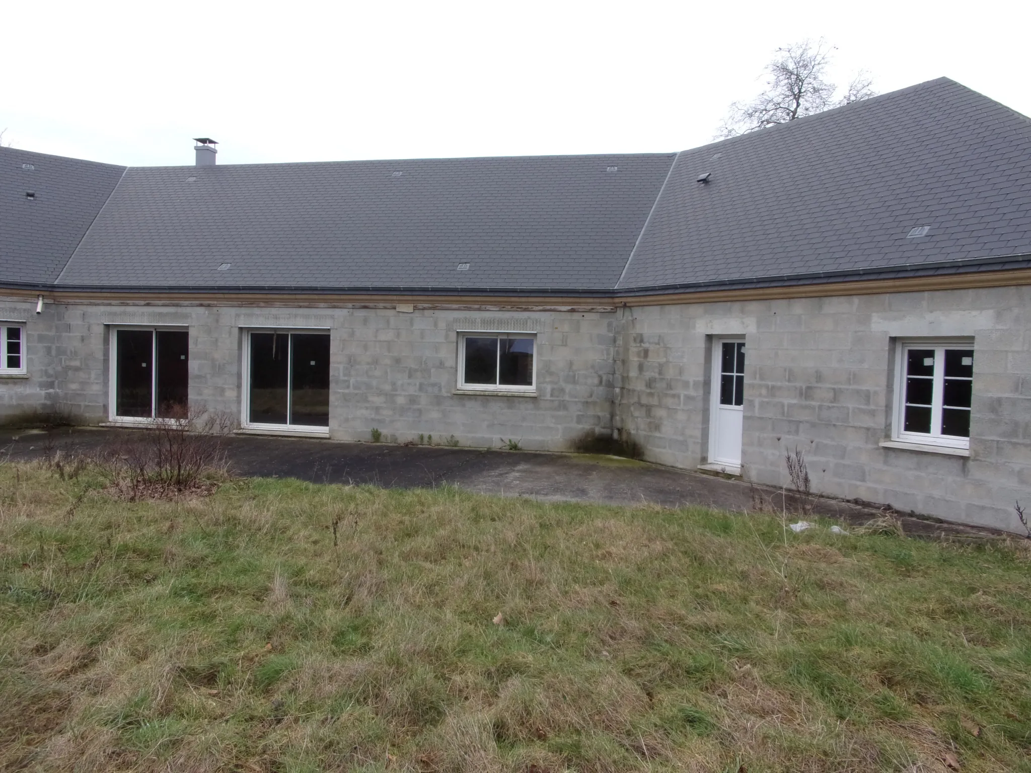 Maison de 327 m² à terminer à Saint-Pierre-des-Nids 