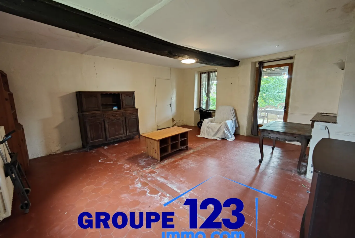 Maison avec potentiel exceptionnel à Brion - 1 chambre, 3501 m² de terrain 