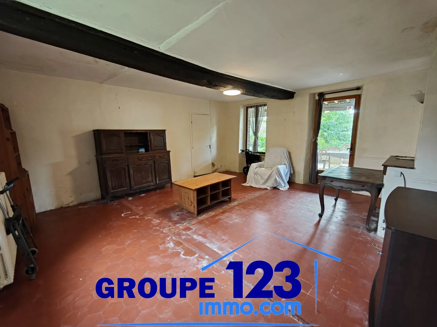 Maison avec potentiel exceptionnel à Brion - 1 chambre, 3501 m² de terrain 