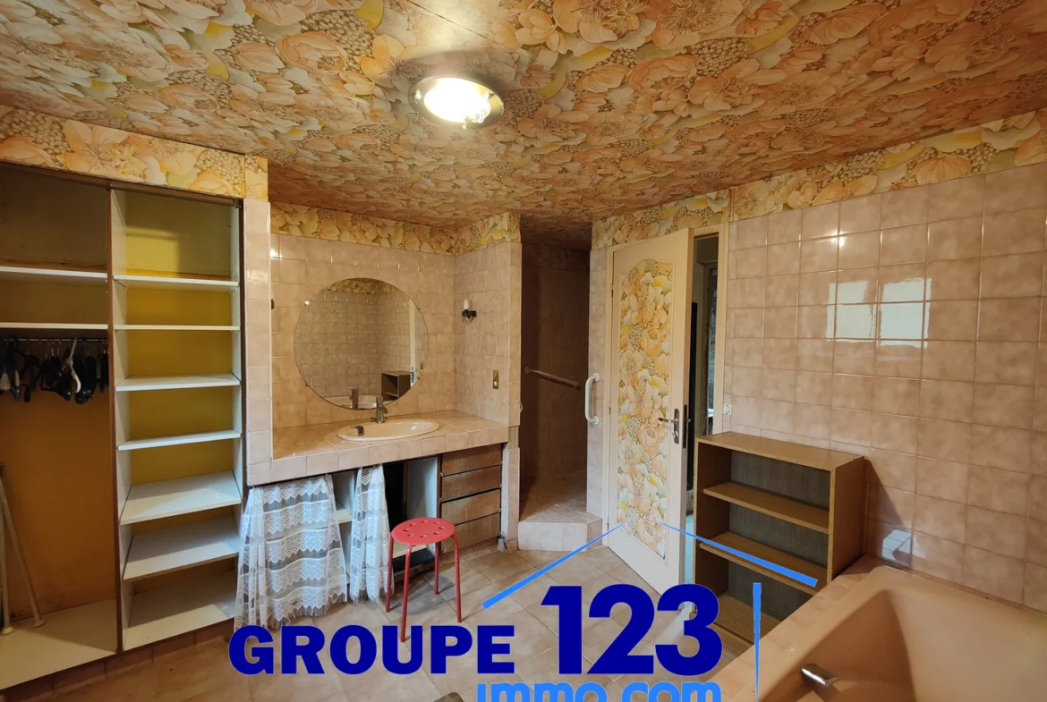 Maison avec potentiel exceptionnel à Brion - 1 chambre, 3501 m² de terrain 