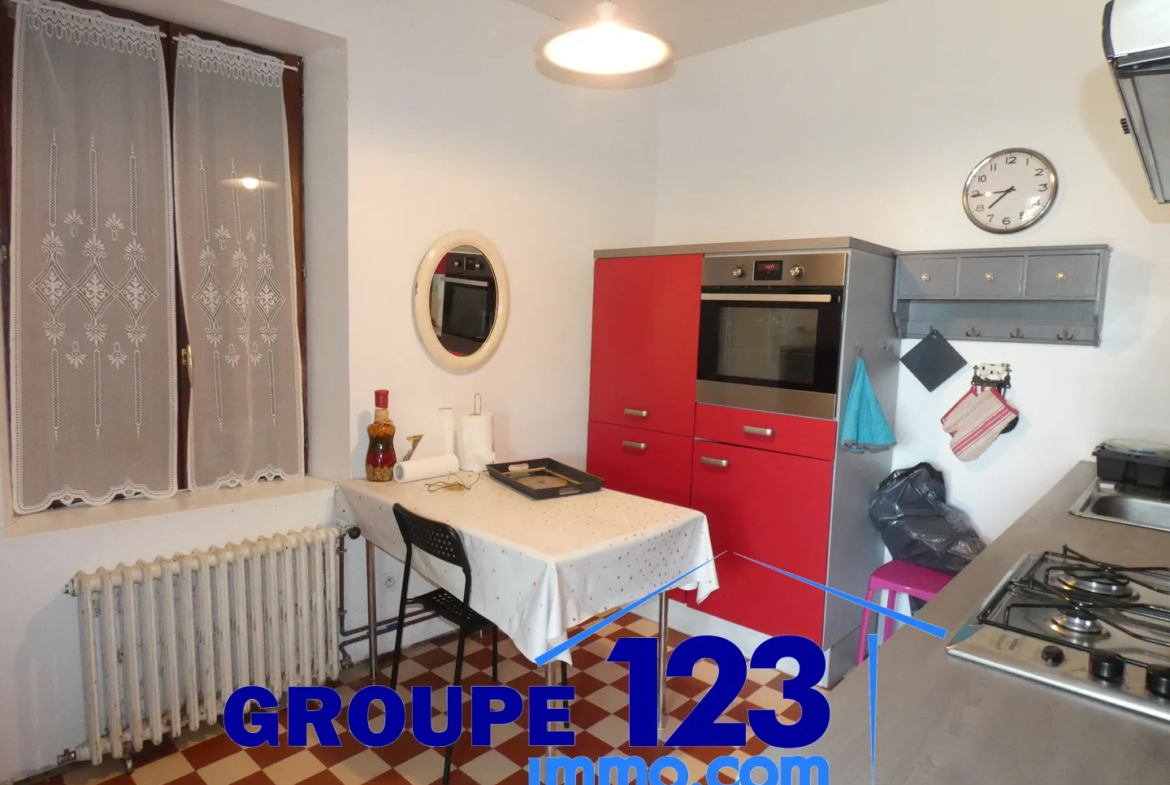 Maison avec potentiel exceptionnel à Brion - 1 chambre, 3501 m² de terrain 