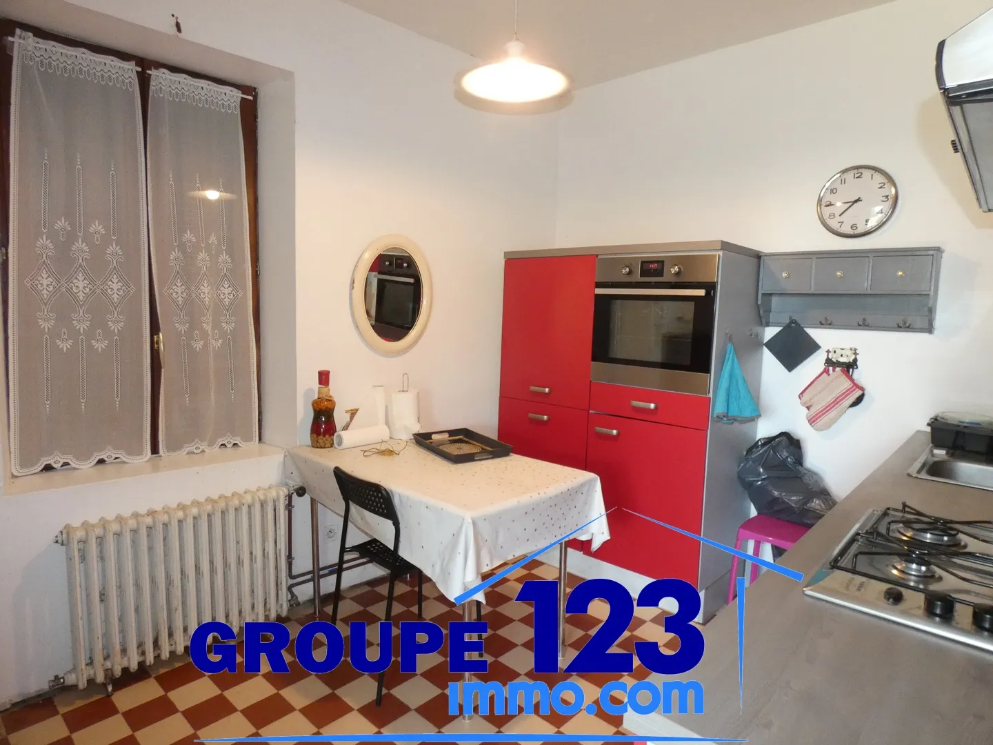 Maison avec potentiel exceptionnel à Brion - 1 chambre, 3501 m² de terrain 