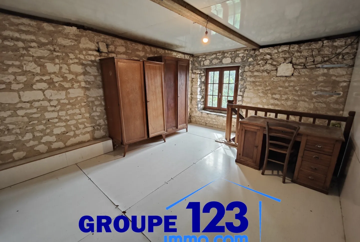 Maison avec potentiel exceptionnel à Brion - 1 chambre, 3501 m² de terrain 