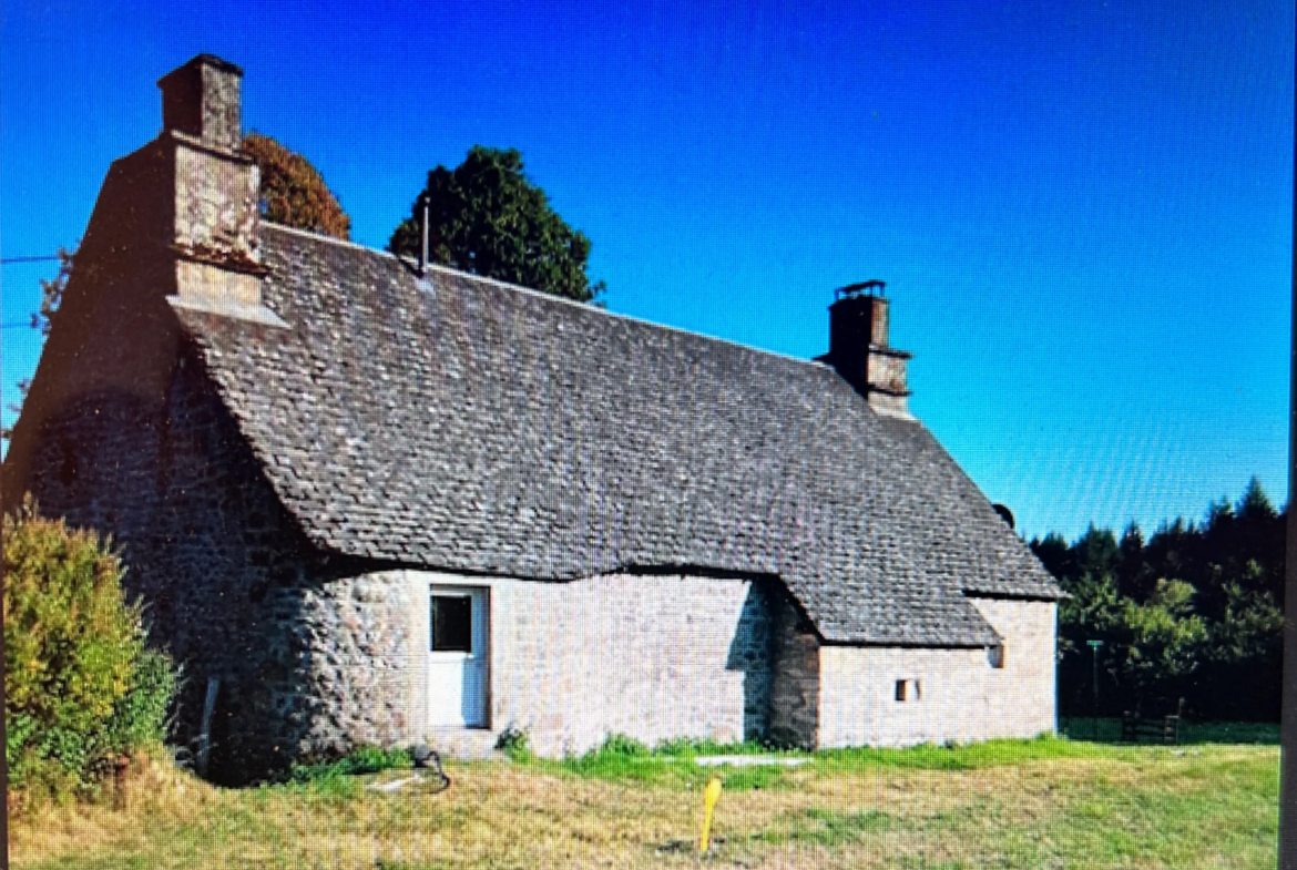 Maison à Grandsaigne en Corrèze - Rénovée avec Grand Terrain 