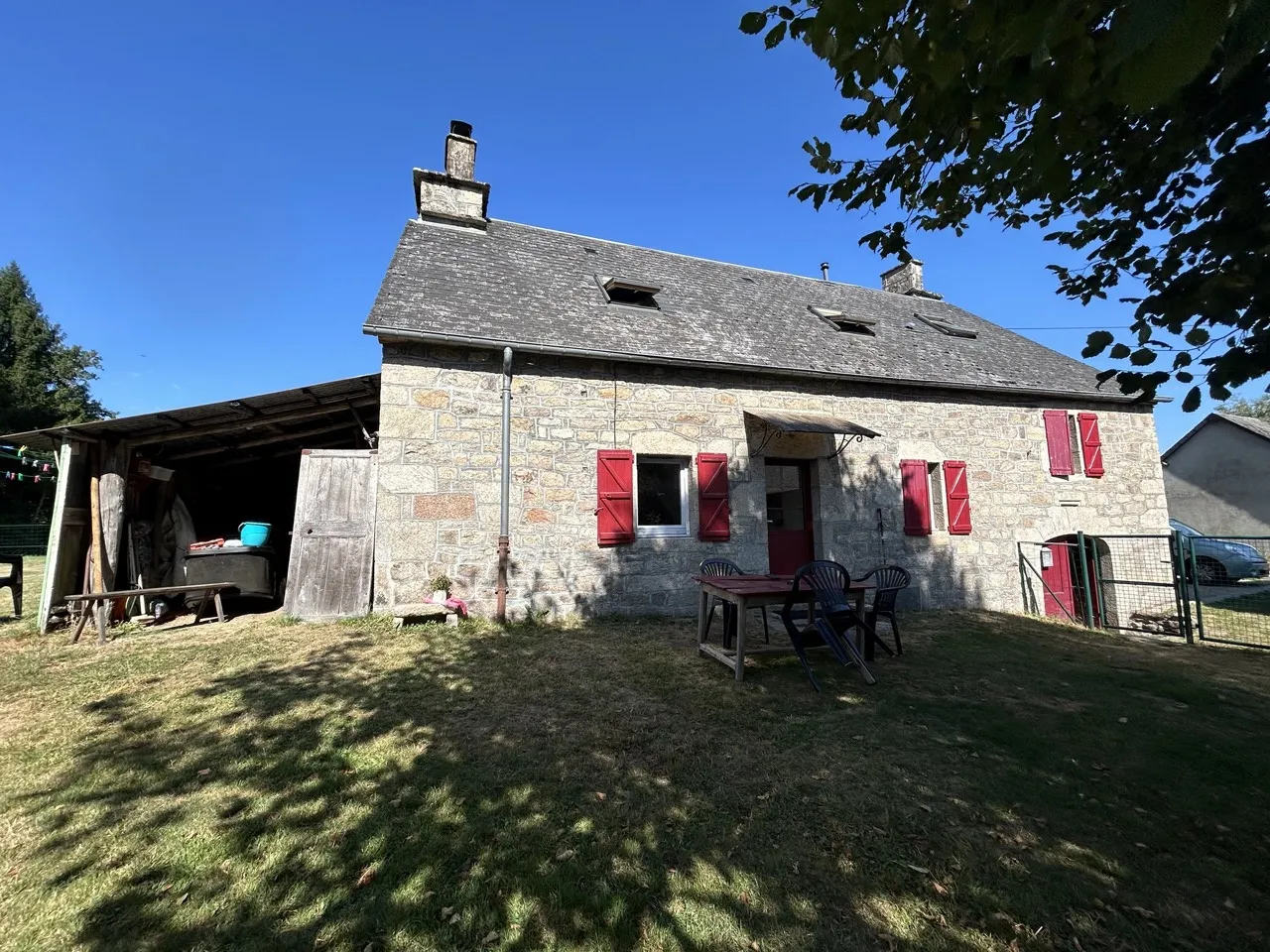 Maison à Grandsaigne en Corrèze - Rénovée avec Grand Terrain 