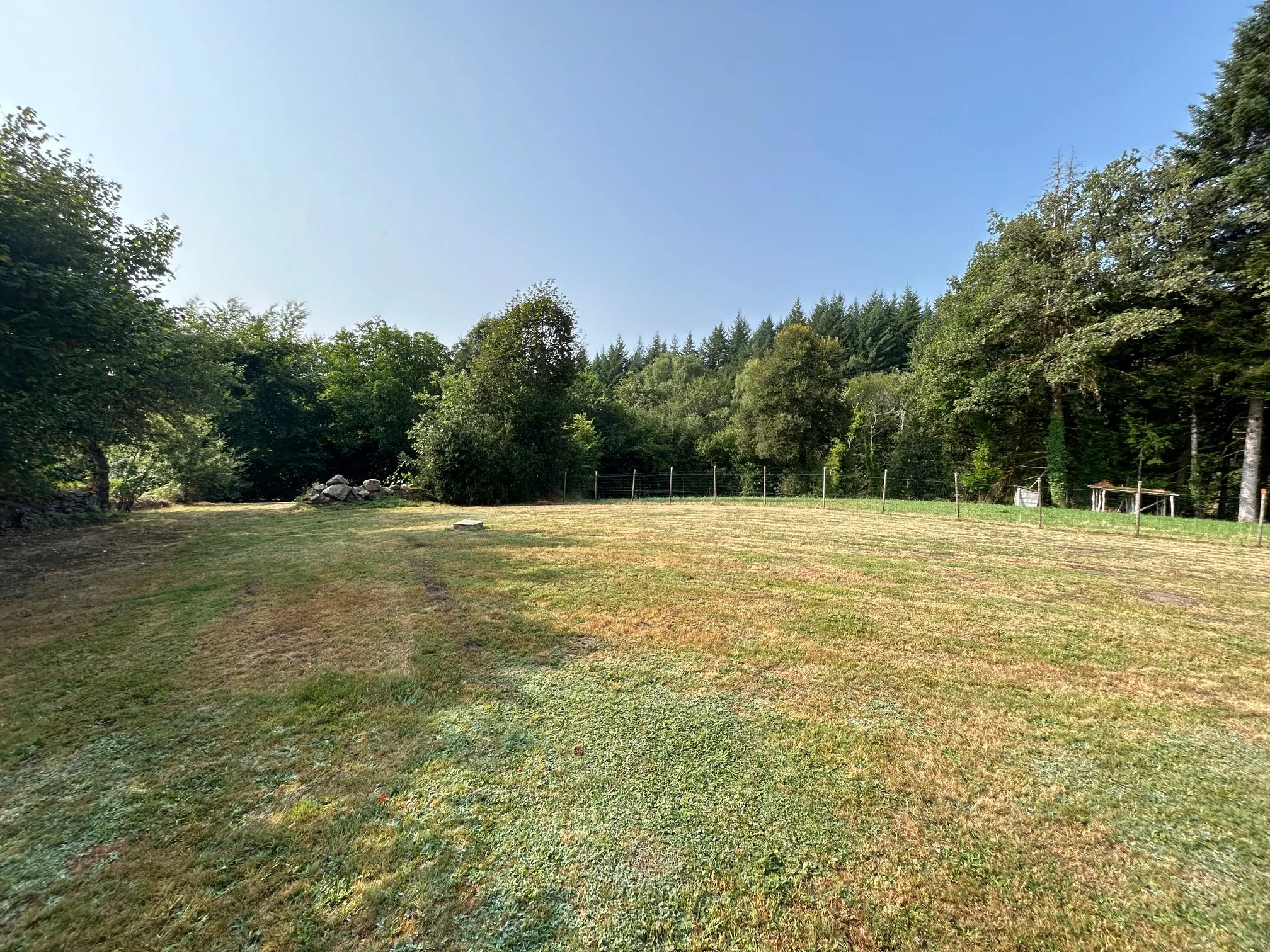 Maison à Grandsaigne en Corrèze - Rénovée avec Grand Terrain 