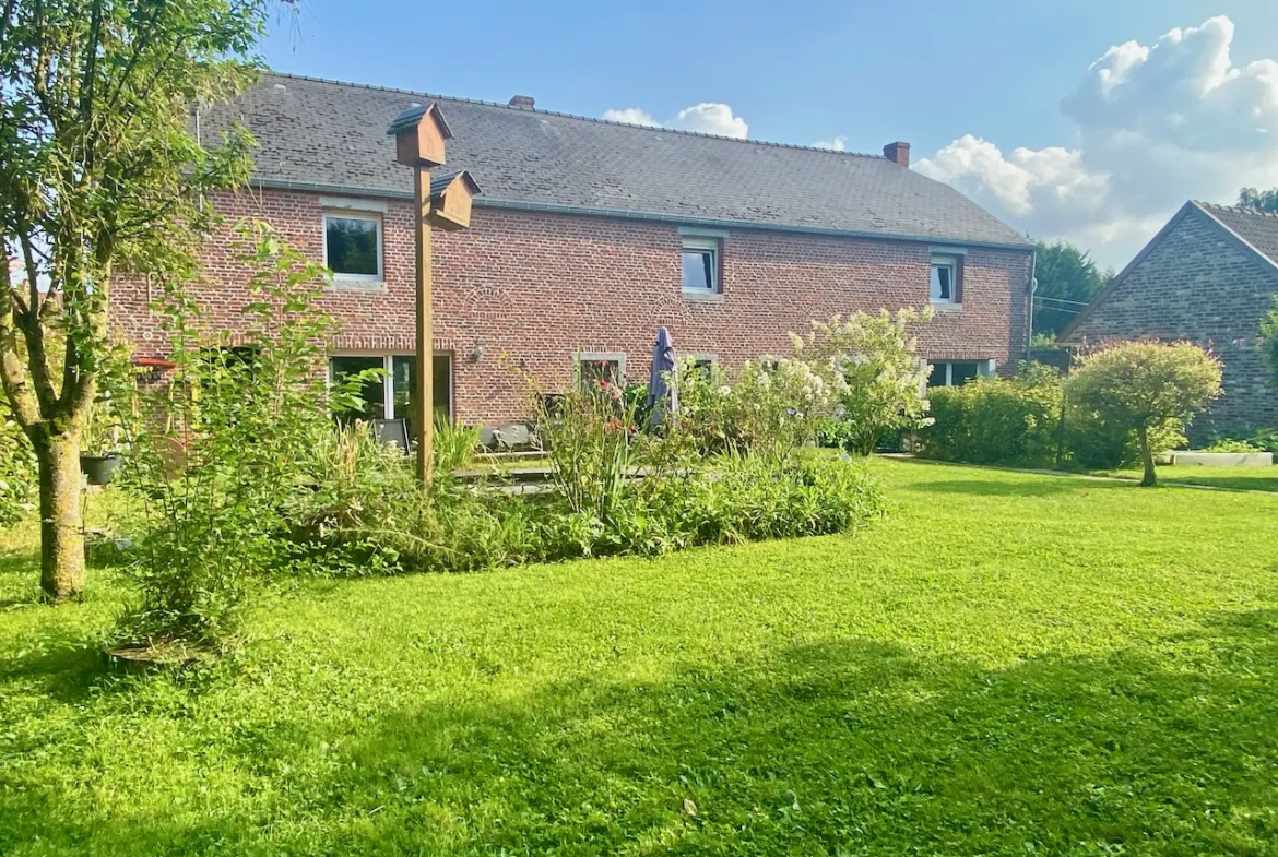 Fermette individuelle de 260 m2 à Maubeuge avec jardin 