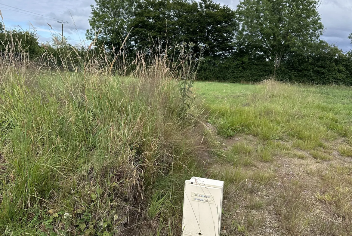 Terrain viabilisé de 884 m² sur Le Tourneur, Souleuvre-en-Bocage 