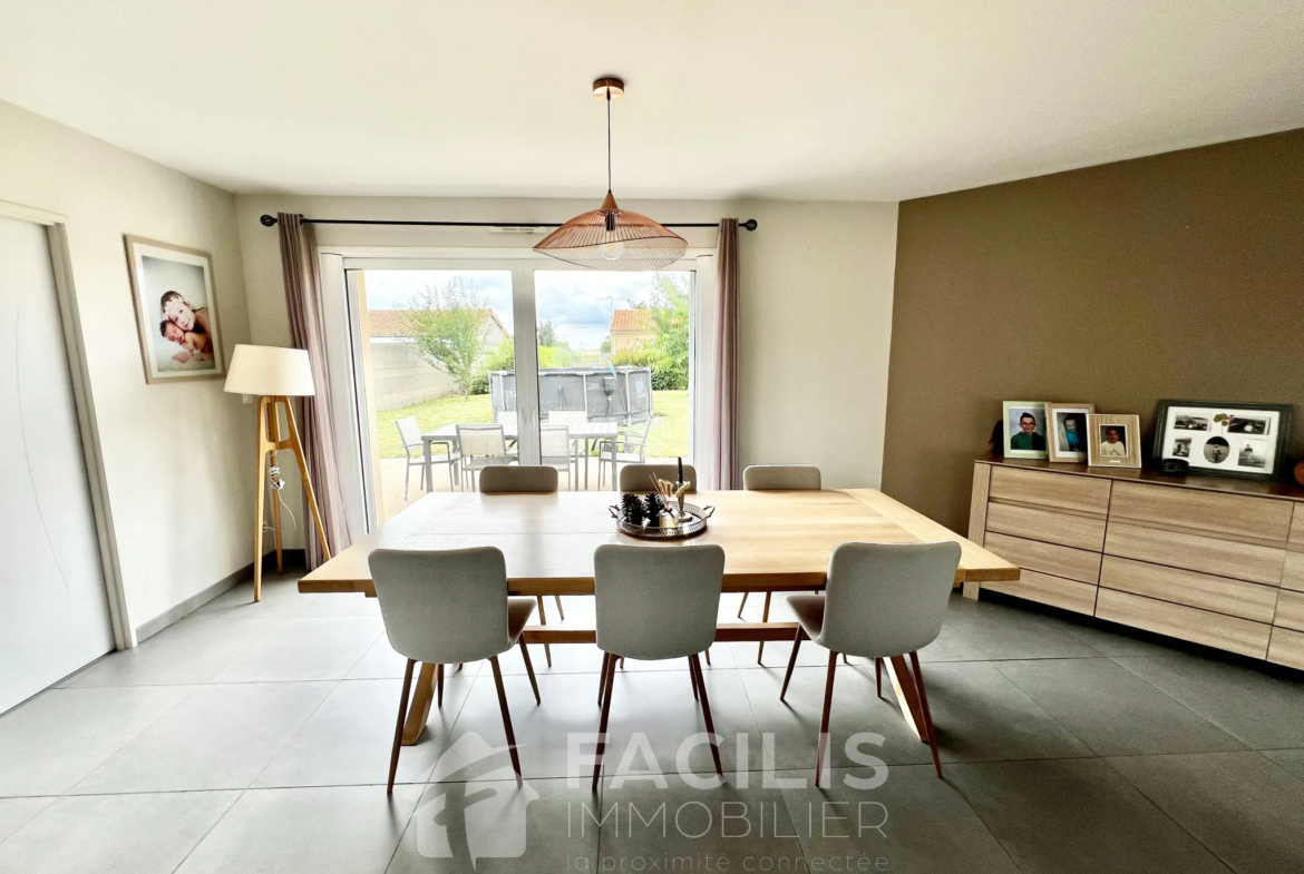 Maison lumineuse à Champigny en Rochereau - 135 m² avec 4 chambres 