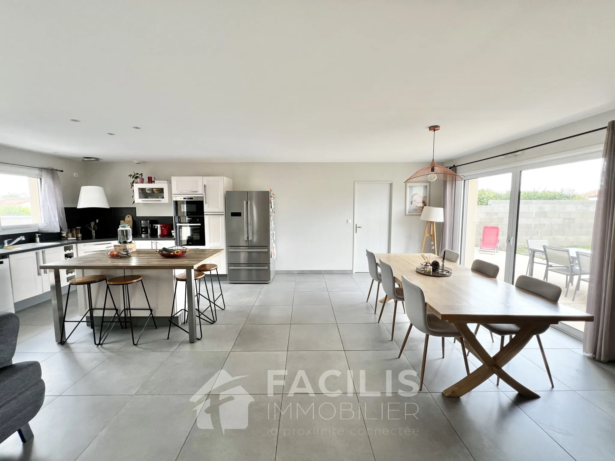 Maison lumineuse à Champigny en Rochereau - 135 m² avec 4 chambres 