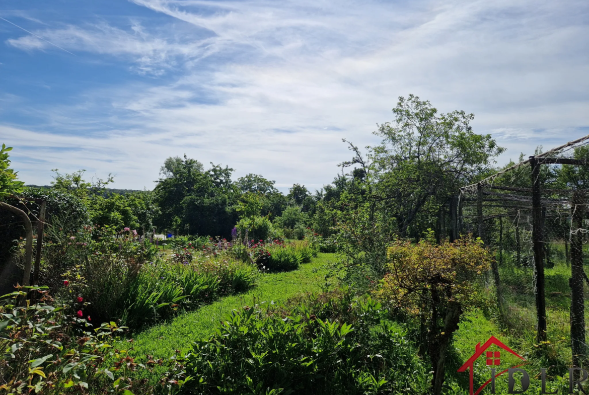 À vendre : Maison de caractère avec jardin à Soyers - 55 000 euros 