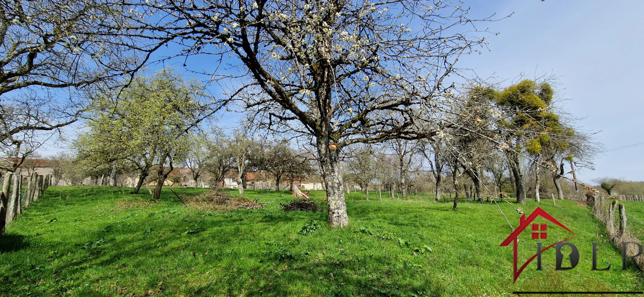 À vendre : Maison de caractère avec jardin à Soyers - 55 000 euros 