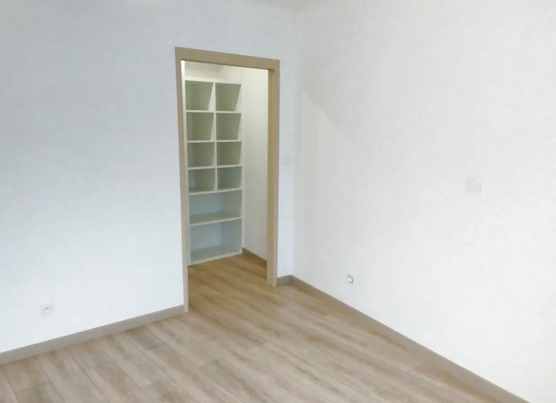 Vente Appartement 3 Chambres à Unieux - Rénovation Haut de Gamme 