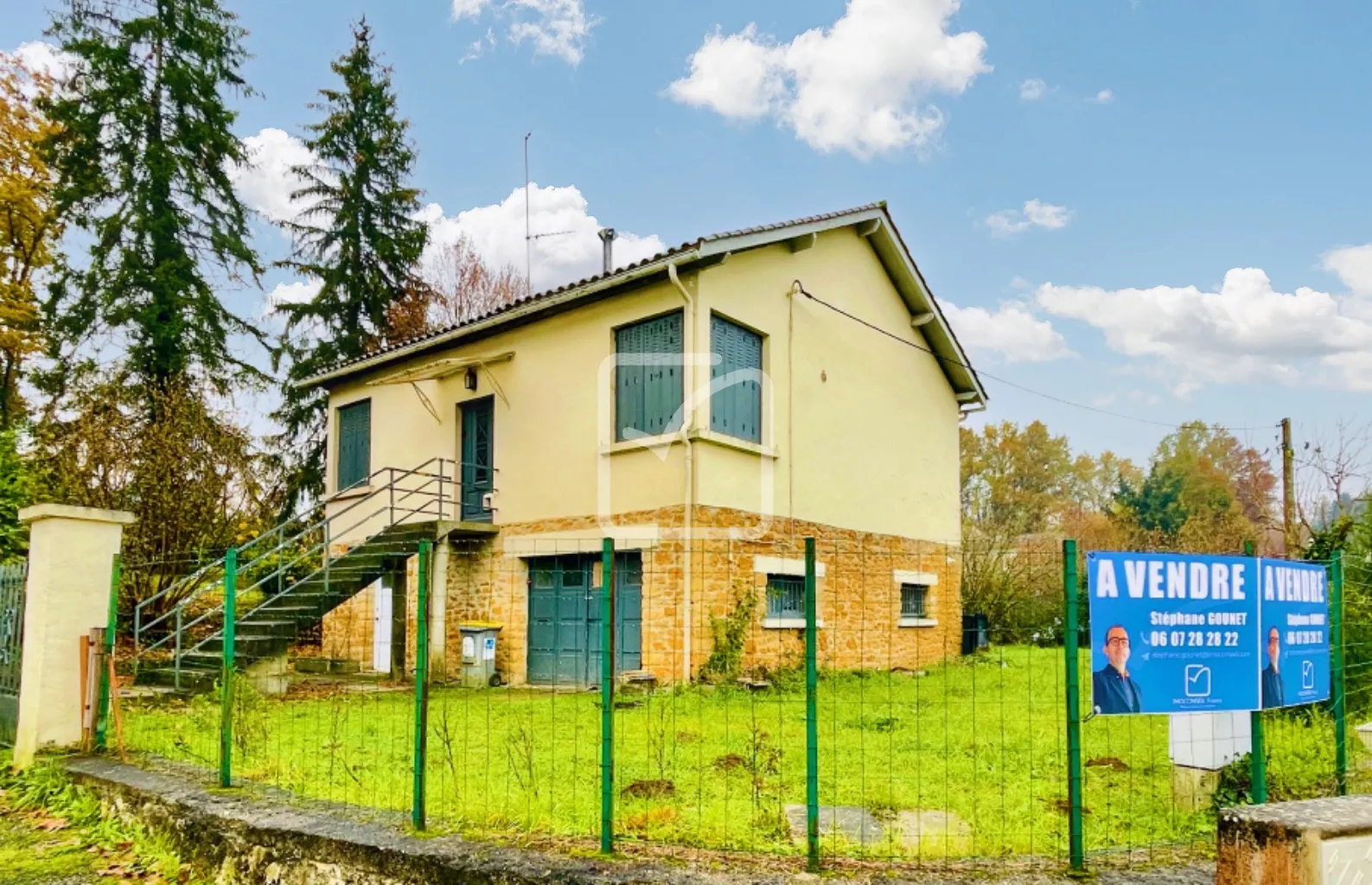 Maison sur sous-sol avec 3 chambres à Sarlat 