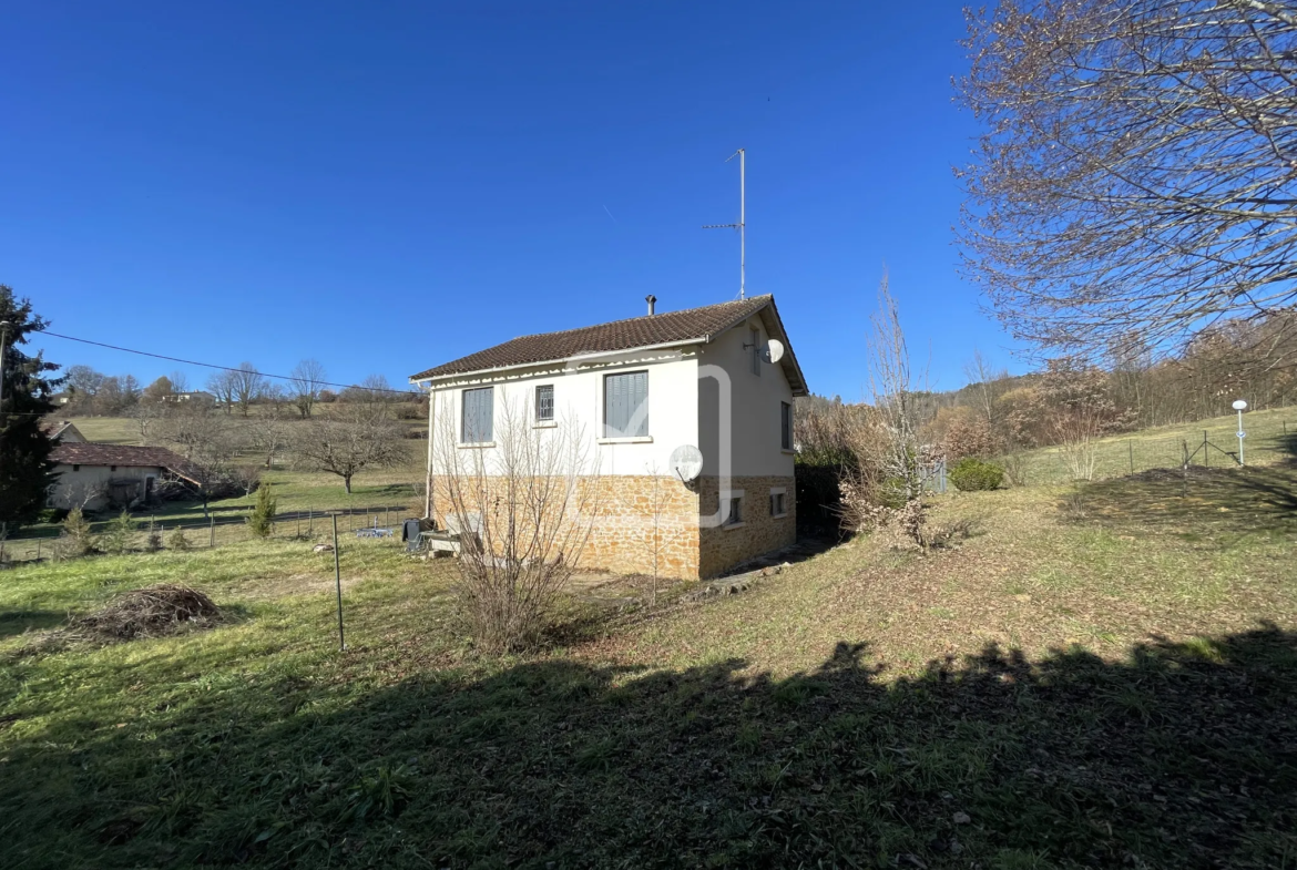 Maison sur sous-sol avec 3 chambres à Sarlat 