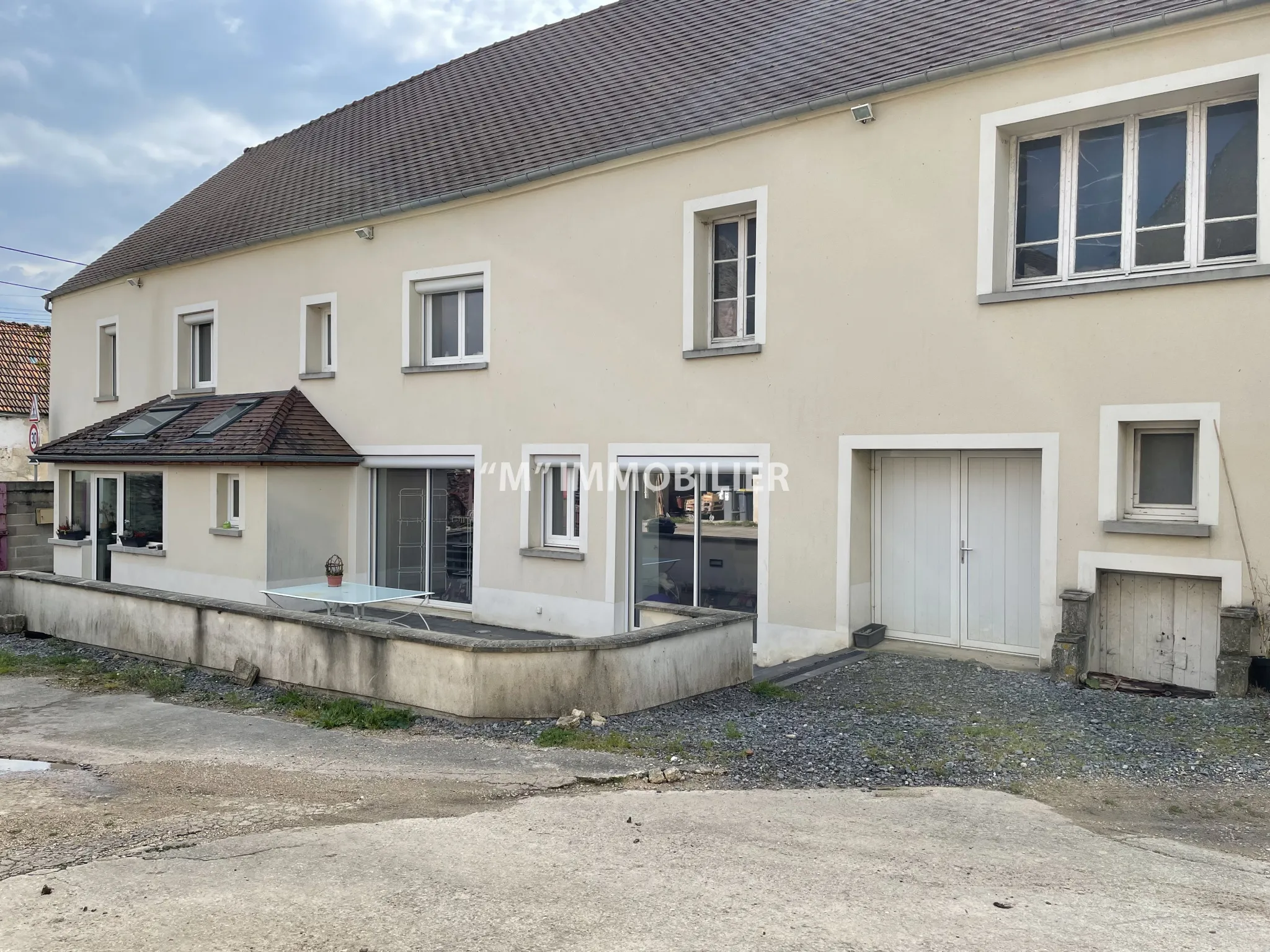 Maison rénovée à 15 mn de La Ferté sous Jouarre - 260 000 € 