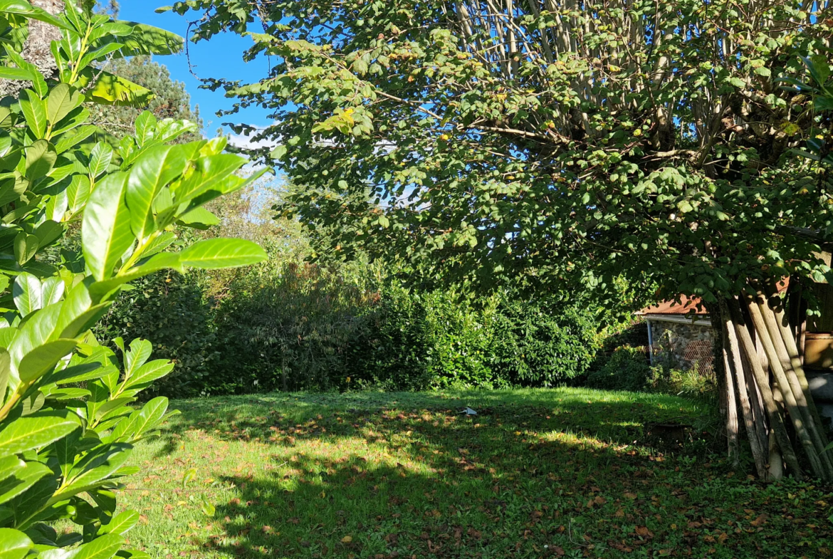 Charmante maison à vendre à Arnac Pompadour - 3 chambres, 900 m² 