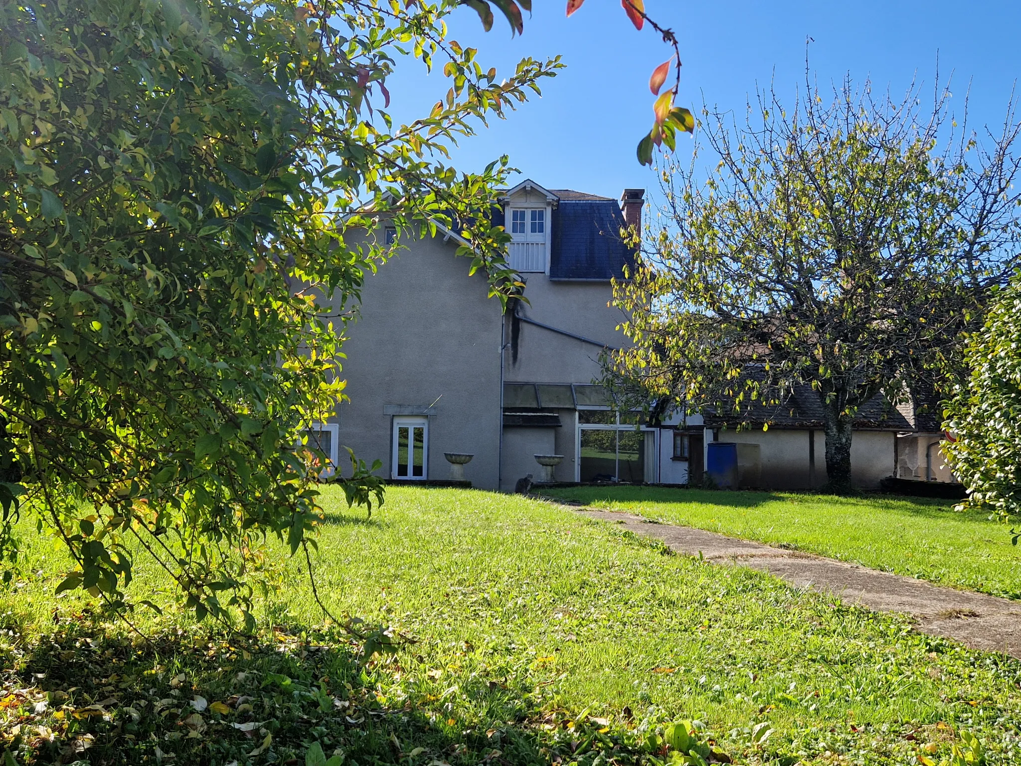 Charmante maison à vendre à Arnac Pompadour - 3 chambres, 900 m² 