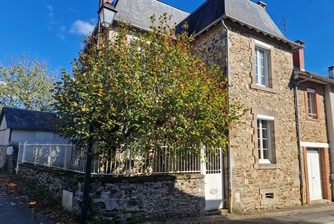 Charmante maison à vendre à Arnac Pompadour - 3 chambres, 900 m² 