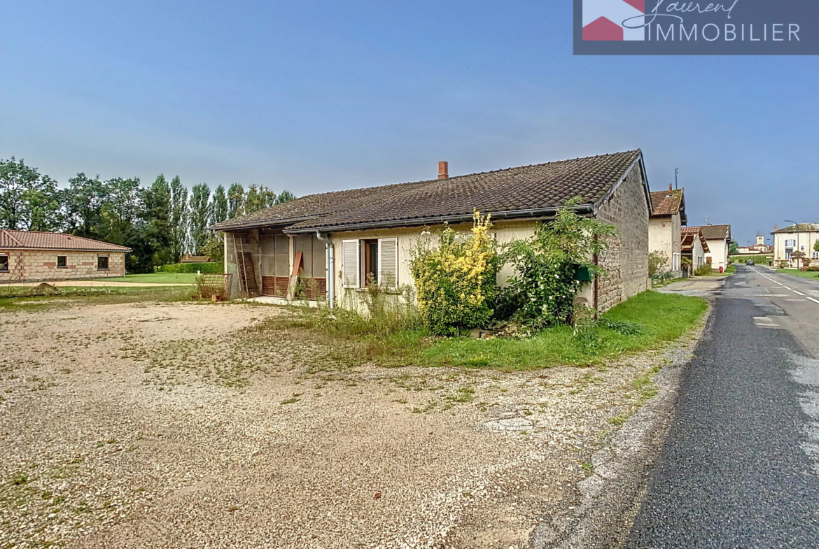 Maison de 4 chambres avec dépendance à Chavannes-sur-Reyssouze - À rénover 