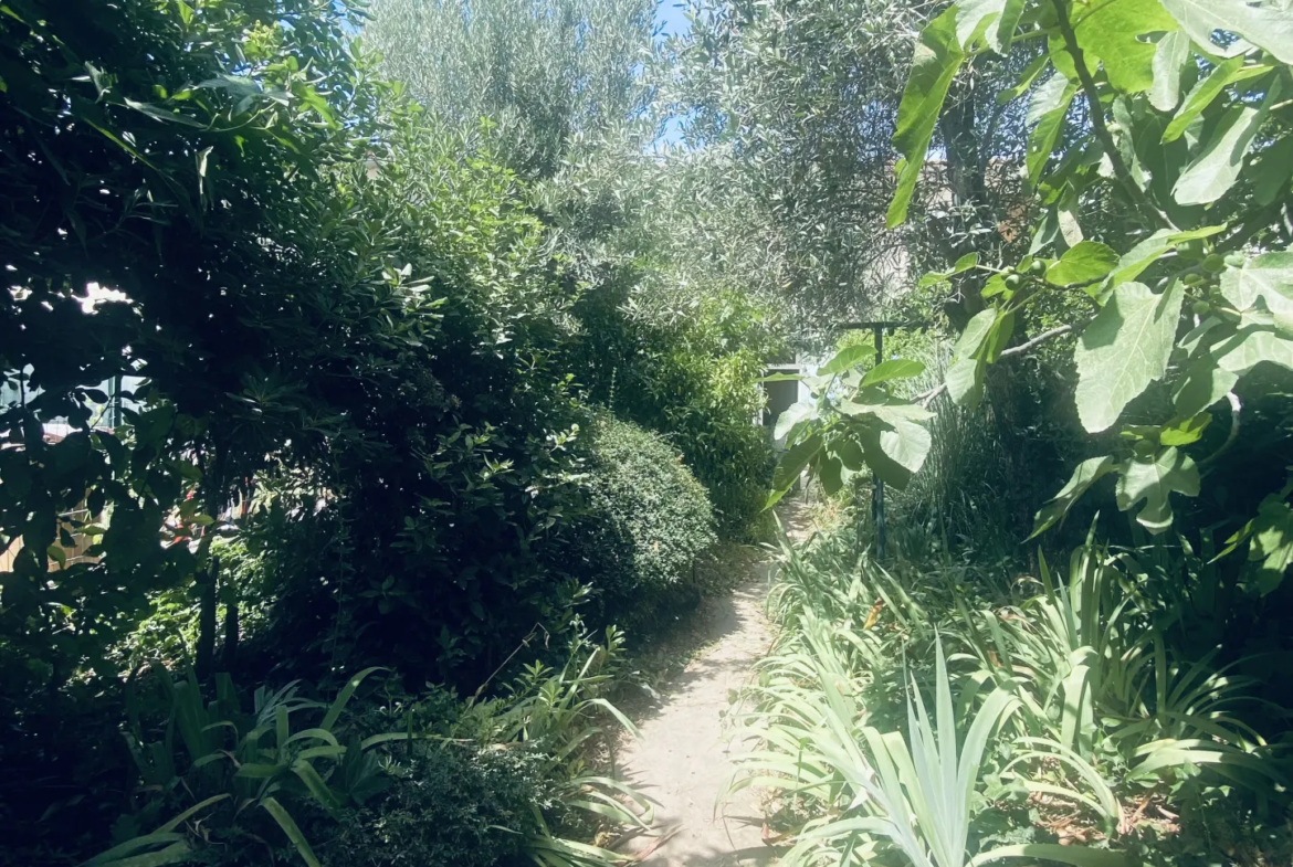 Maison T4 à Avignon Extra Muros avec jardin et garage 