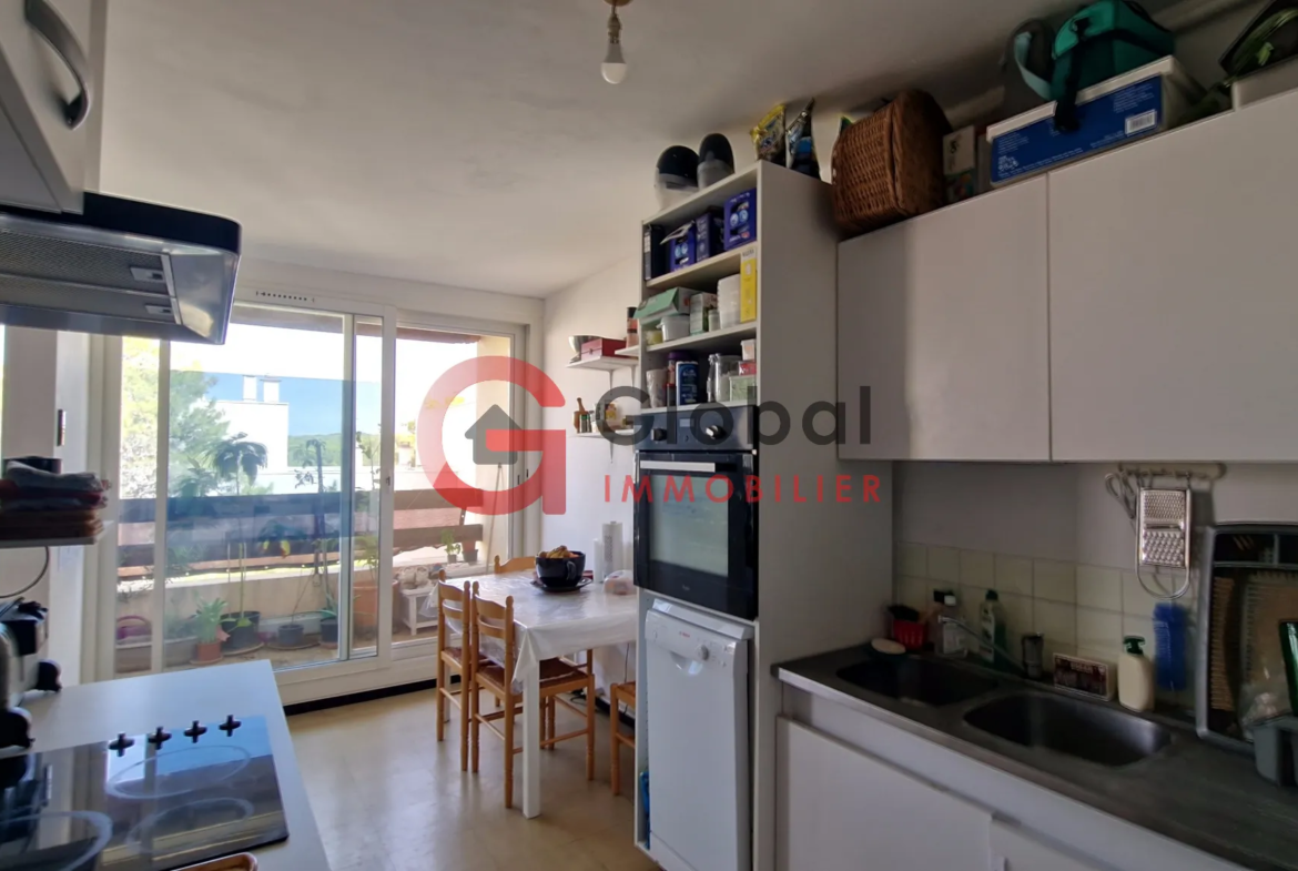 À vendre : Appartement 4 pièces à Istres avec vue dégagée 