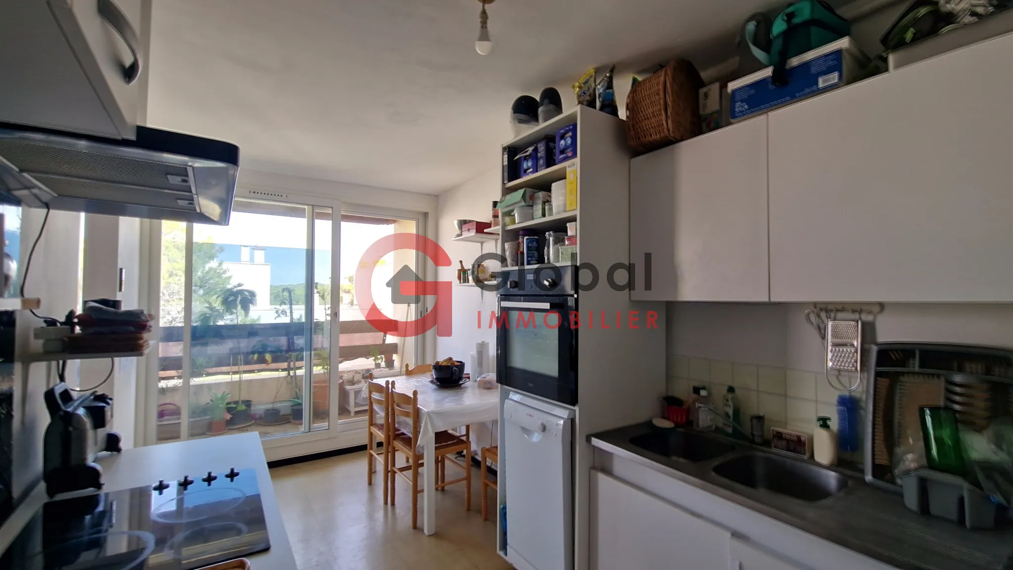 À vendre : Appartement 4 pièces à Istres avec vue dégagée 