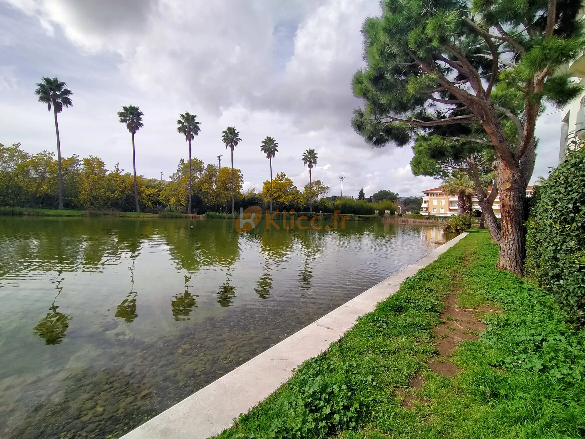 Appartement T2 rénové avec jardin à Le Cannet Aubarède 