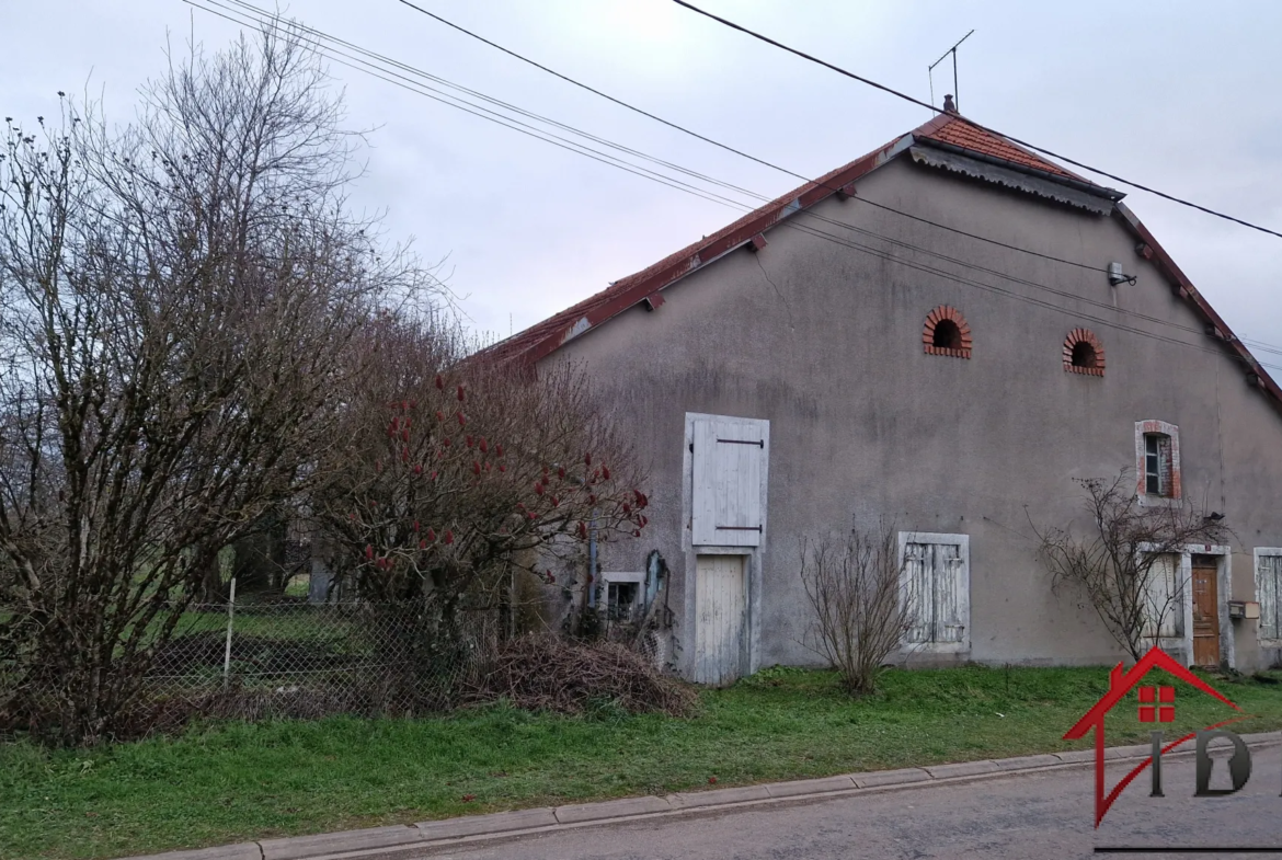 À vendre : Ancienne Ferme à Rénover à Ouge 