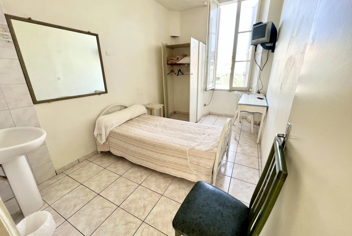 Vente Appartement 4 chambres à Cannes Centre - 289 999 € 